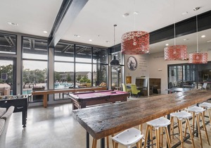 NEW Spacious 6BD Apt - Family Friendly Retreat