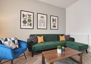 NEW Spacious Townhouse 10 Mins to Manchester City Centre