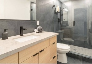 New stylish private master suite in Wallingford