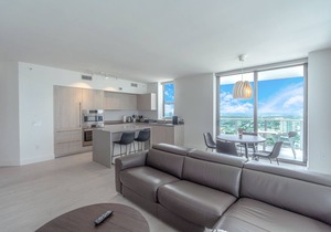 New2020 CornerCondo @Hyde GreatViews