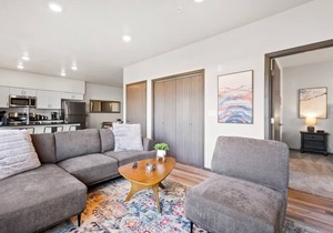 Newer 2 Bd 2 Bth Near Downtown and Perry District!