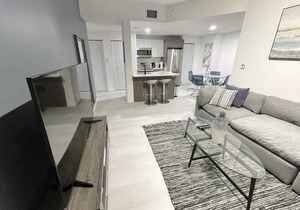 NEWLY REMODELED 2/2 MIDTOWN MIAMI FREE PARKING