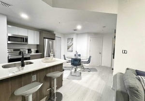 NEWLY REMODELED 2/2 MIDTOWN MIAMI FREE PARKING