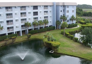 Newly Renovated Condo in Beautiful Beach Front Resort