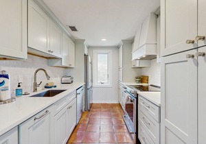 Newly Renovated Spacious Villa w/Ocean views, Pool & Beach access