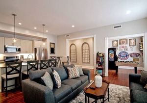 Newly Renovated 4 bed 3 bath & 2 Parking Spots