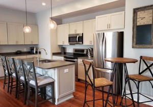 Newly Renovated 4 bed 3 bath & 2 Parking Spots