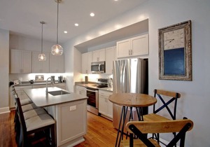 Newly Renovated 4 bed 3 bath & 2 Parking Spots