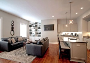 Newly Renovated 4 bed 3 bath & 2 Parking Spots