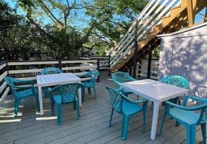 Newly renovated Kitchen, 1 block from the Beach-1st Floor-Linens&Towels included