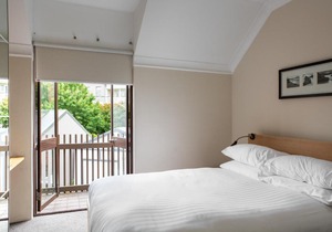 Newly renovated townhouse in stylish Balmain