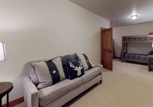 Newly updated townhome with private hot tub - close to the village