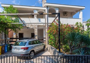 Nice apartment in Pinezici with WiFi