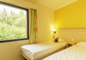 Nice apartment in villa for 8 guests with pool, WIFI, hot tub, TV and terrace