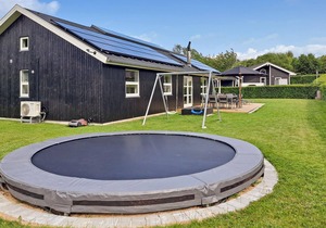 Nice home in Aabenraa with kitchen
