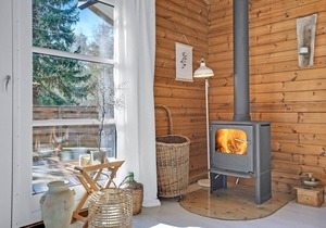 Nice home in Ebeltoft with kitchen