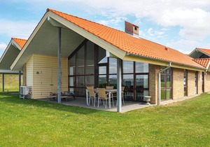 Nice home in Egernsund with sauna