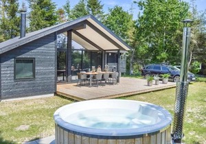 Nice Home In Hadsund With Kitchen