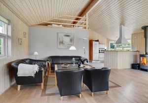 Nice home in Hovborg with sauna
