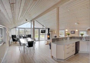 Nice home in Hovborg with kitchen