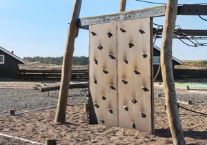 Nice home in Hvide Sande with WiFi