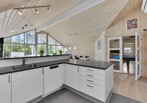 Nice home in Nørre Nebel with kitchen