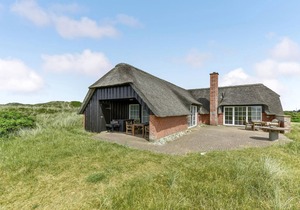 Nice home in Ringkøbing with sauna