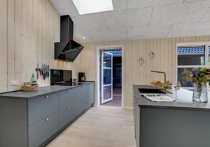 Nice home in Ulfborg with kitchen