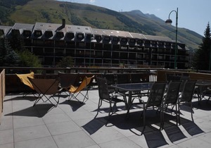 Nice new and modern apartment, center, departure ski 150m, 18/20 pers, reduc material