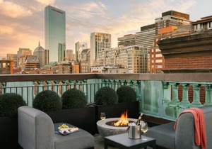 No. 284 powered by Sonder | Stellar Queen Room+ w/Balcony