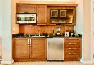 No Resort Fee ! Balcony Strip View Suite - Pool