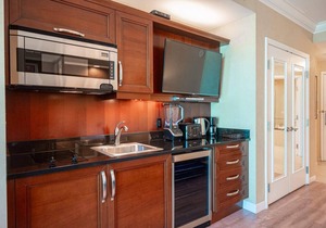 No Resort Fee Strip View Suite + Free Valet+ Pool