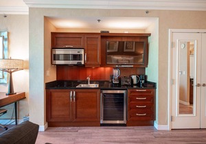No Resort Fee Strip View Suite + Free Valet+ Pool