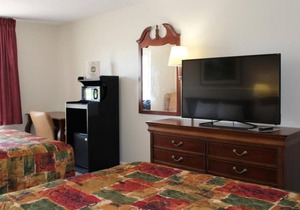 Non-Smoking Two Queen Beds at FairBridge Inn Express Mt Vernon