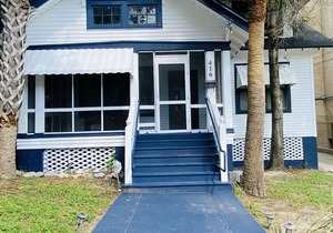 North Hill Hideaway/Newly Updated Home Downtown