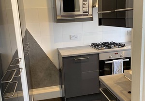 Notting Hill, 2 bedroom in great location.