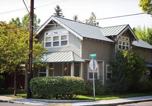 NW Broadway Downtown | Old Bend neighborhood, walk everywhere!