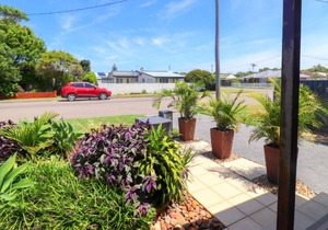 Ocean Bliss at Blacksmiths-Short walk to the beach