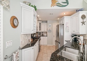 Ocean Block. Single family. Surf City. Private Yard. Decks. Beach Badges. WIFI.