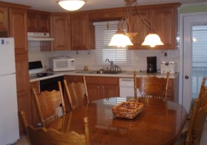 Ocean Block. Surf City. Duplex. Beach Badges. WIFI. Updated Kitchen. Deck.Surf.