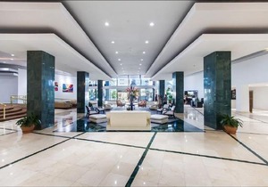 Ocean Front Casablanca Studios With Full Kitchens & Beach Access By Bl Rentals