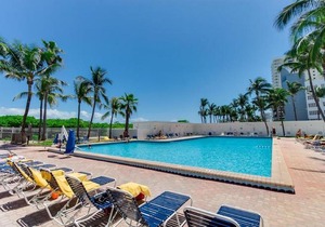 Ocean Front Casablanca Studios With Full Kitchens & Beach Access By Bl Rentals