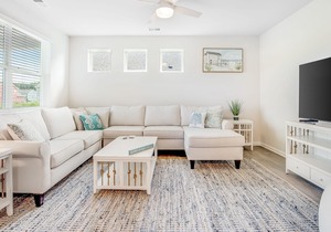 Ocean View Beach Club getaway with fast WiFi, patio, pool & sauna