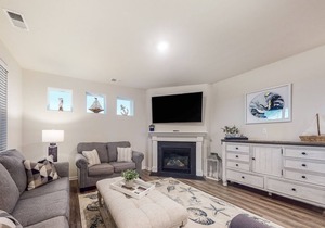 Ocean View Beach Club with Fast WiFi, Shared Pool, Gym, & More - Close to Beach