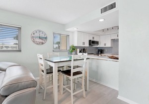 Ocean Villas 1: 3 bedroom 2 bath ground floor condo with 2 pools (1 heated) and