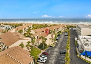 Ocean Villas 1: 3 bedroom 2 bath ground floor condo with 2 pools (1 heated) and