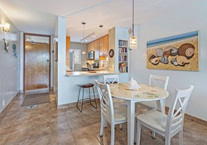 Oceanfront 2BR Condo in Kihei Maui – Stunning Lanai Sunsets, Pool & Beach Access