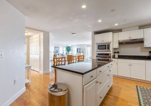 Oceanfront condo in the center of it all!