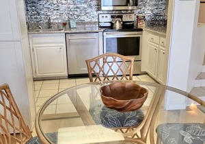 Oceanfront Condo in Paradise-Hale Mahina “mauiseaturtlecondo"