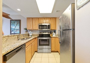 Oceanfront Sunny Condo w Pool in Atlantica Towers